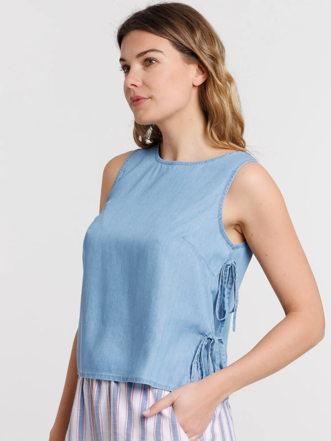 Top noué côté bleu pâle femme