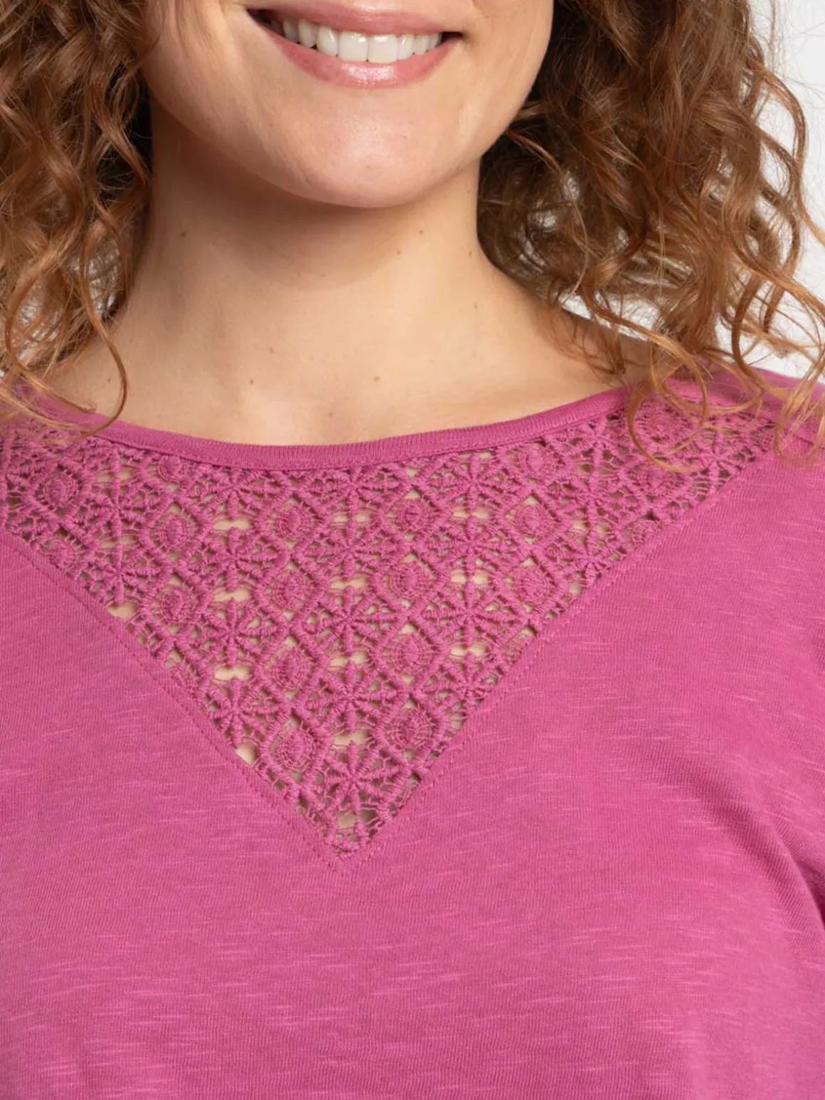 T-shirt aubergine dentelle macramé femme