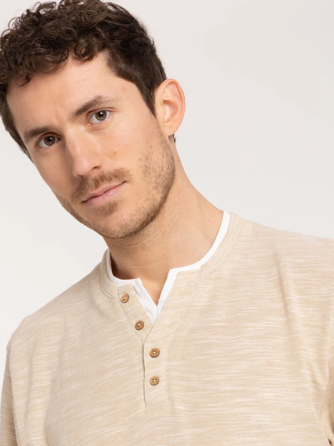 T-shirt col tunisien homme