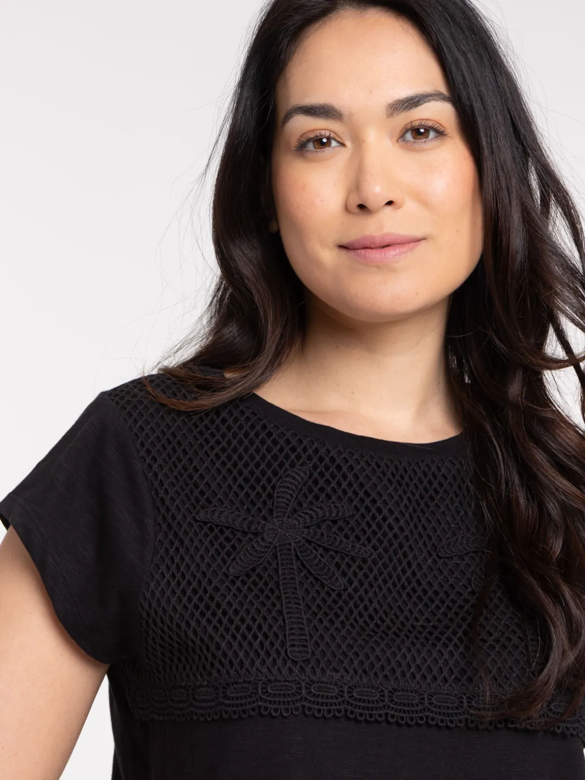 T-shirt dentelle macramé noir femme