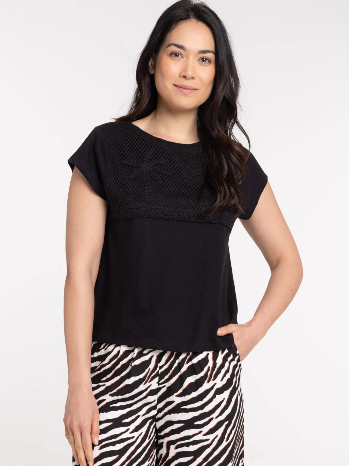 T-shirt dentelle macramé noir femme