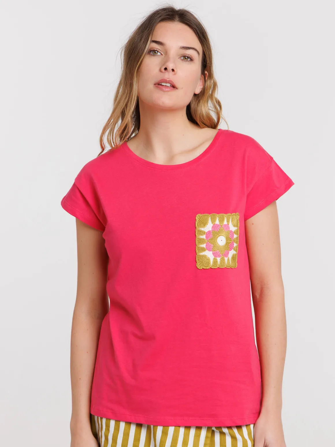 T-shirt motif macramé coloré femme