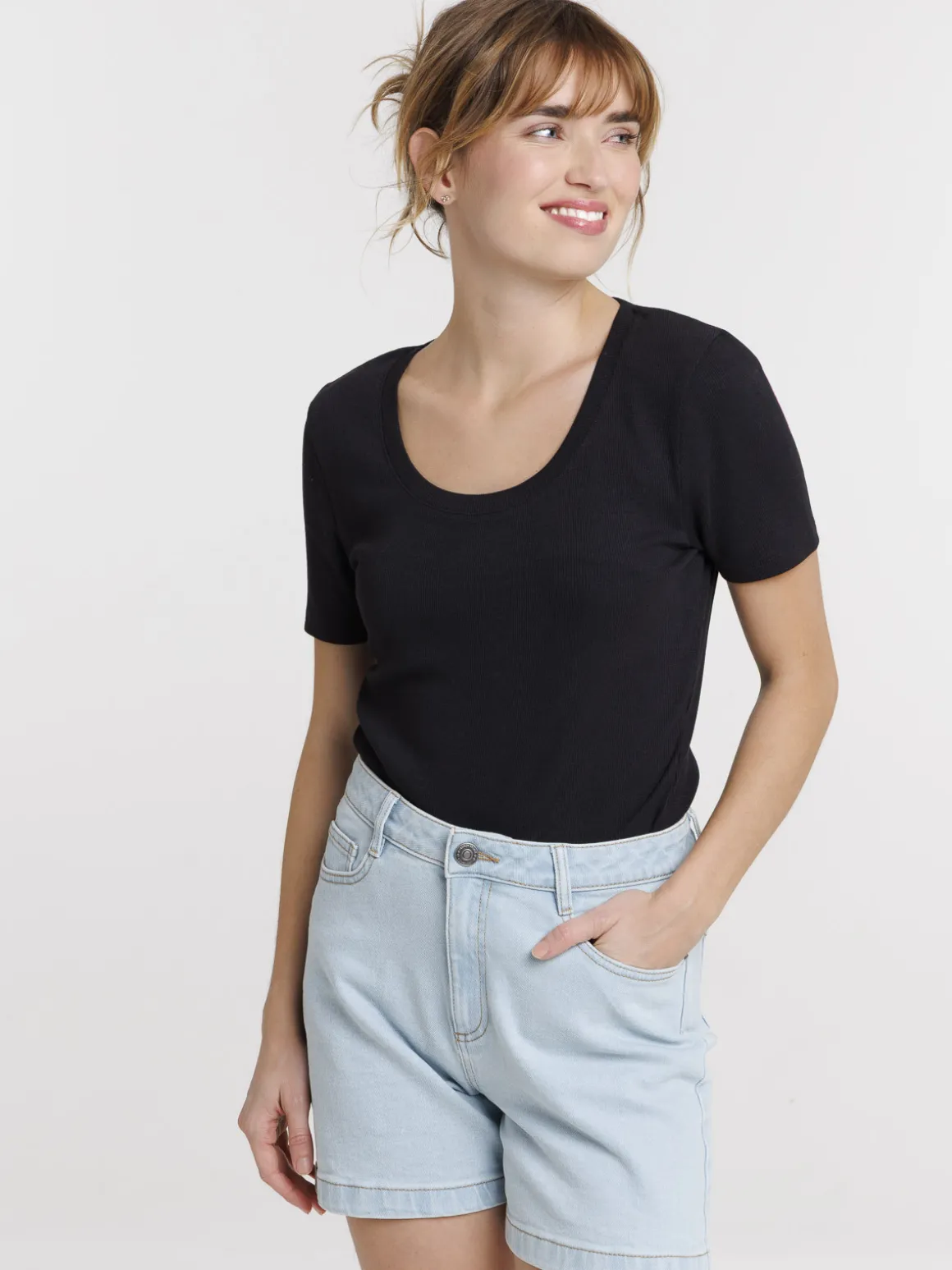 T-shirt noir cotelé femme