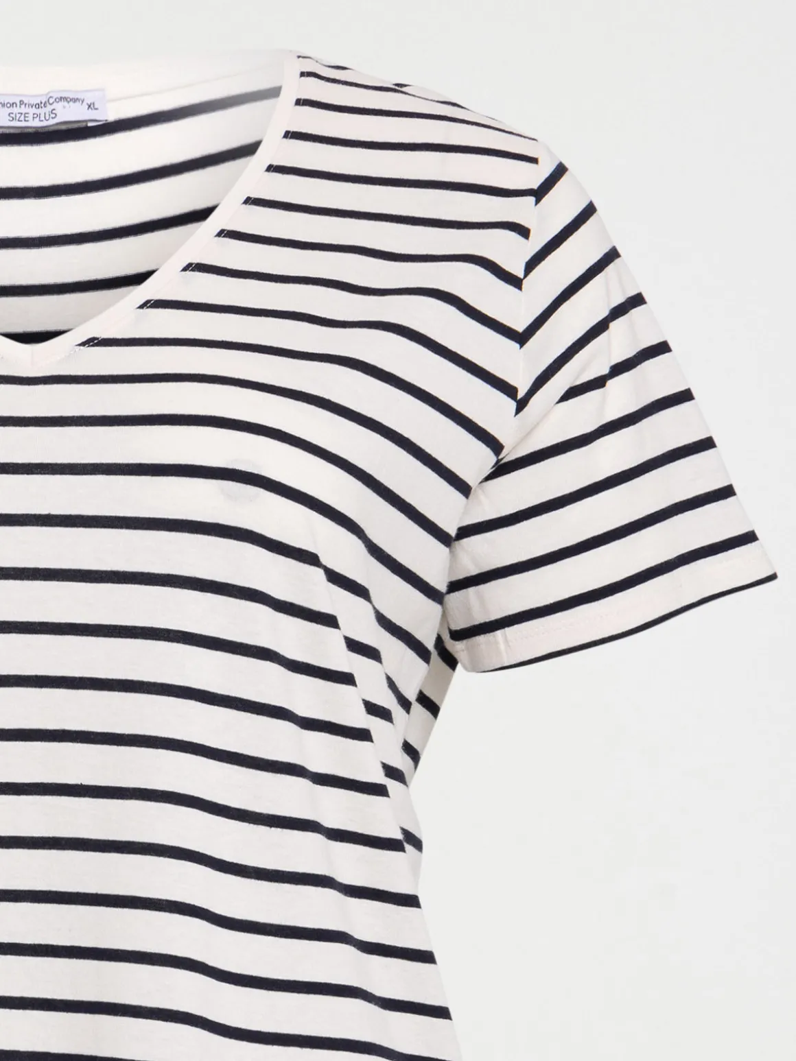 T-shirt rayé col V grande taille femme
