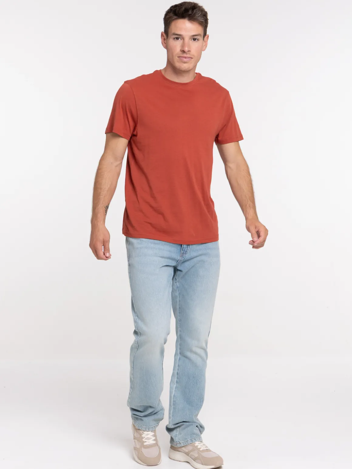 T-shirt slim fit coloris tomette homme